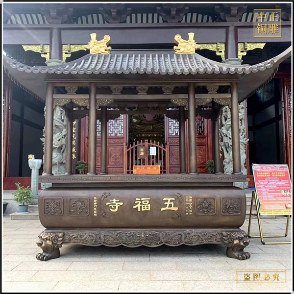 1.大型寺庙大殿前铸铜香炉.jpg