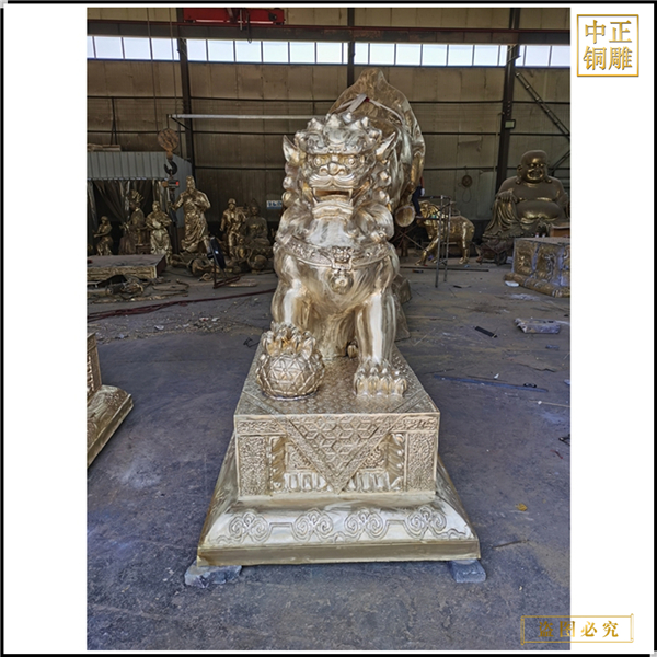 1米仿古铜狮子雕塑.jpg