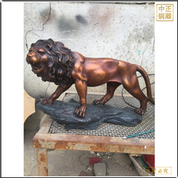 室外小型铜狮子雕塑铸造