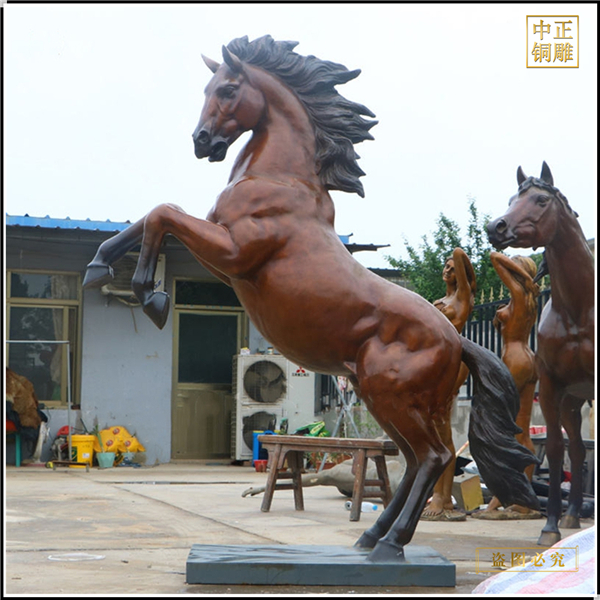 2.2米铜马雕塑