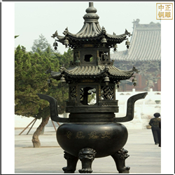 寺庙圆形四柱铸铜香炉