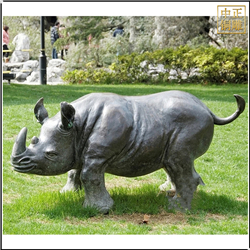 园林犀牛动物雕塑