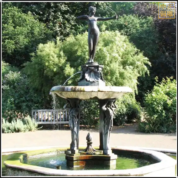 广场西方人物喷泉铜雕塑.jpg
